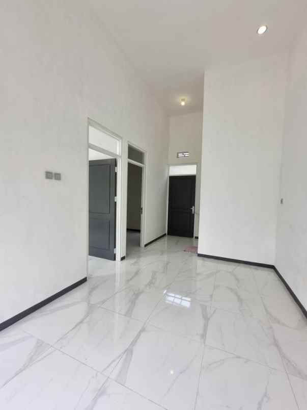 dijual rumah jalan palmerah vii