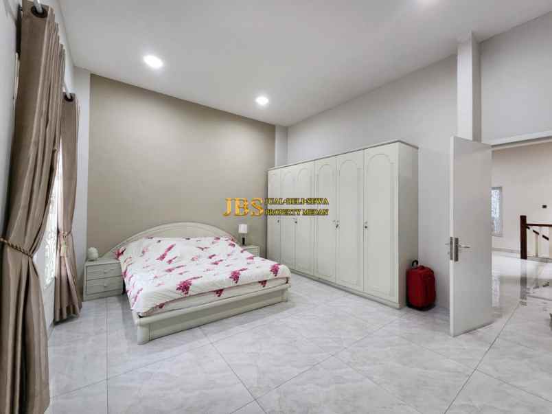 dijual rumah jalan panglima nyak makam