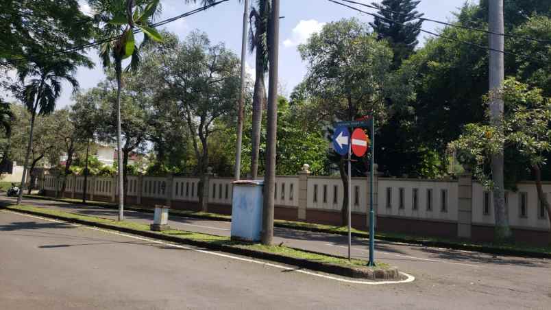 dijual rumah jalan permata indah lippo