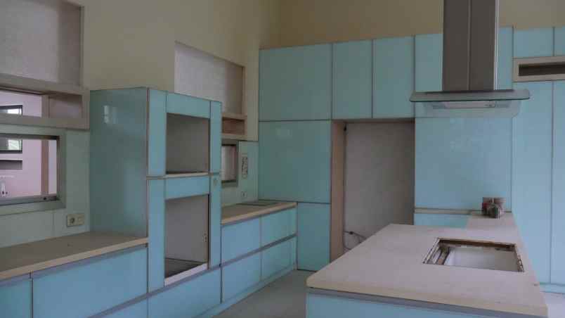 dijual rumah jalan permata indah lippo