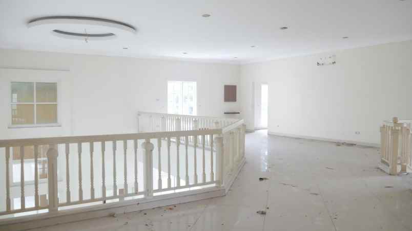 dijual rumah jalan permata indah lippo
