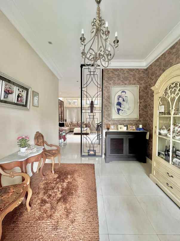 dijual rumah jalan prapen indah