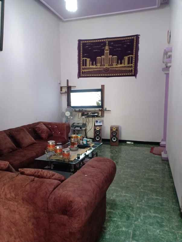 dijual rumah jalan raya bandeng