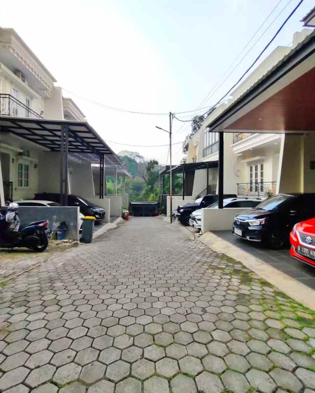 dijual rumah jalan raya cilandak nempel