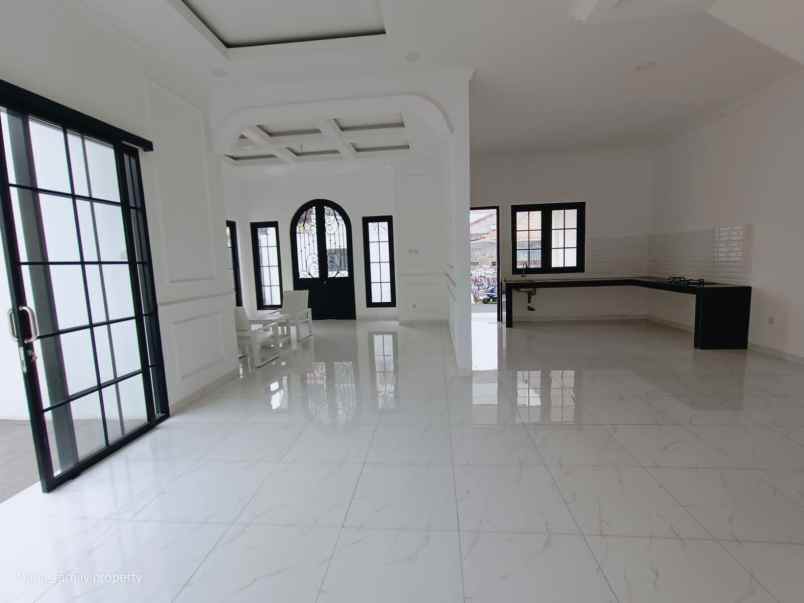 dijual rumah jalan raya joglo jakarta