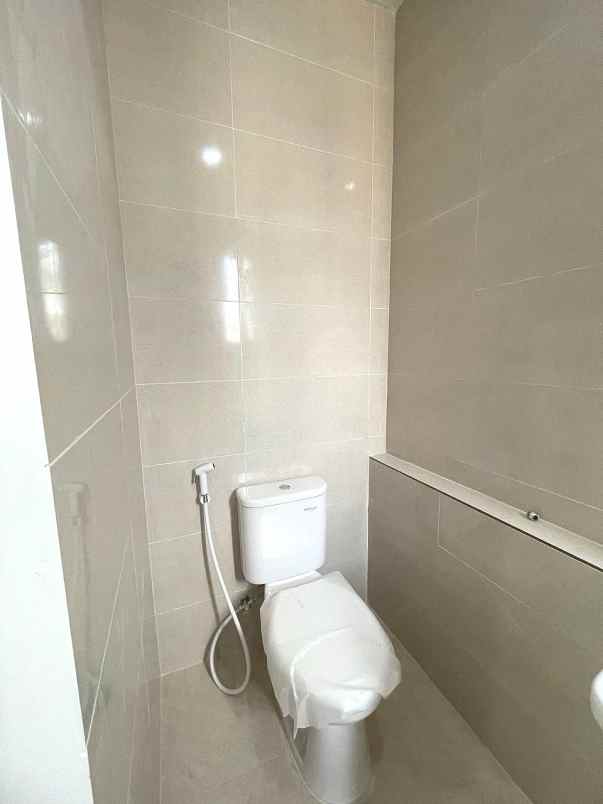 dijual rumah jalan raya pondok cabe