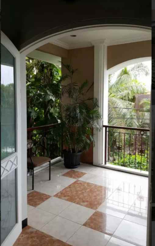 dijual rumah jalan raya taman indah