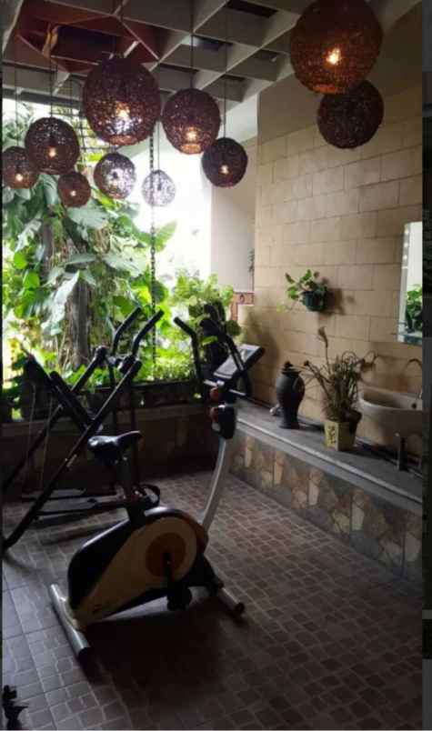 dijual rumah jalan raya taman indah