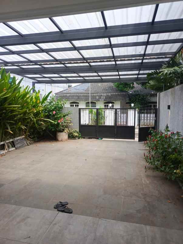 dijual rumah jalan raya veteran kampus