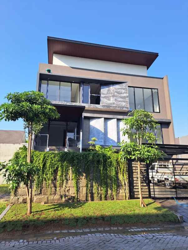 dijual rumah jalan somerset