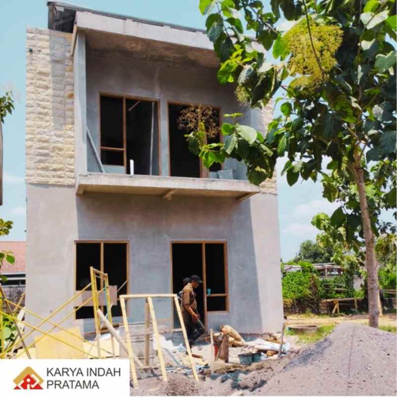 dijual rumah jambidan