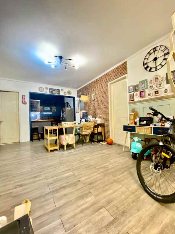 dijual rumah jl banjarsari antapani bandung