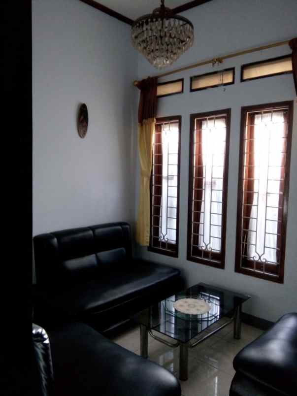 dijual rumah jl bobojong