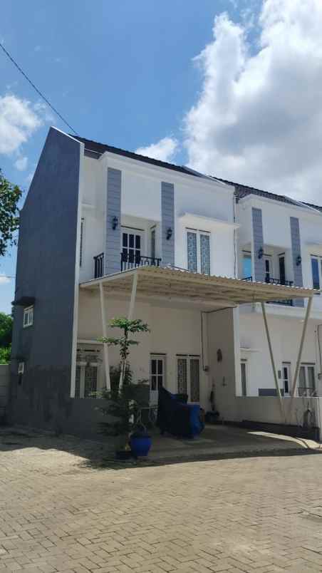 dijual rumah jl boro bugis rt 17 rw 03