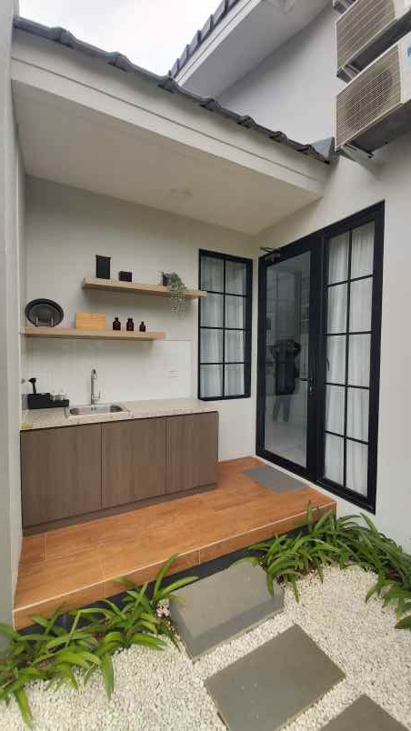 dijual rumah jl boulevard grand duta