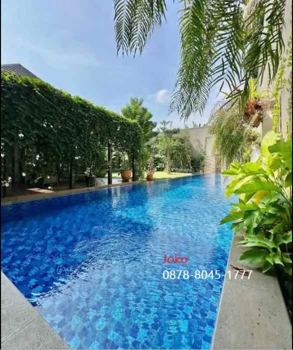 dijual rumah jl bukit golf