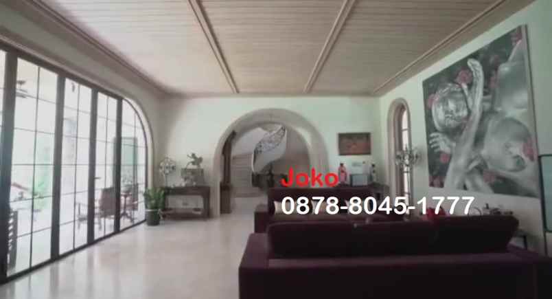 dijual rumah jl bukit golf