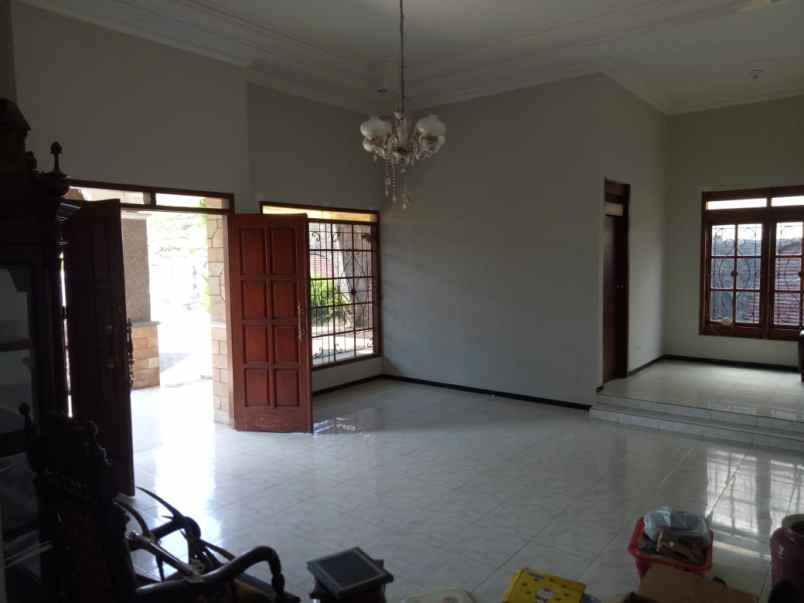 dijual rumah jl cengger ayam