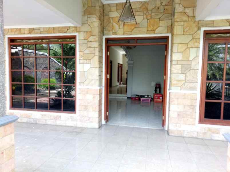 dijual rumah jl cengger ayam