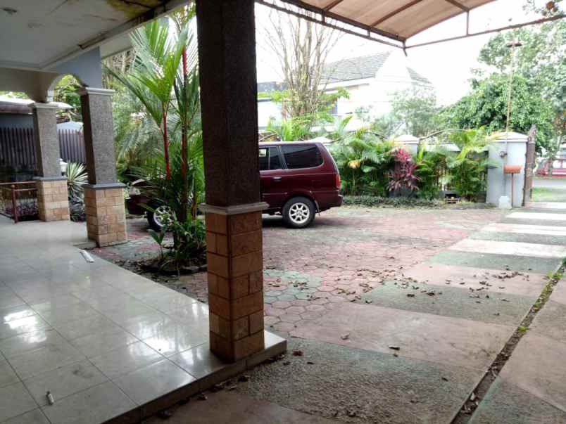 dijual rumah jl cengger ayam