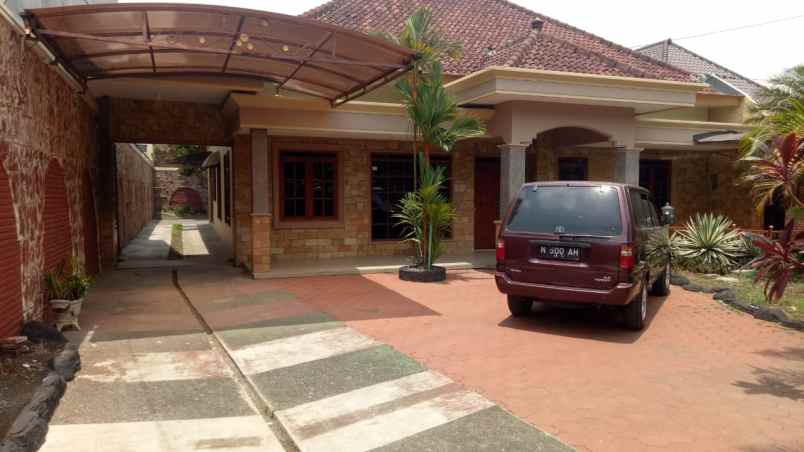 dijual rumah jl cengger ayam