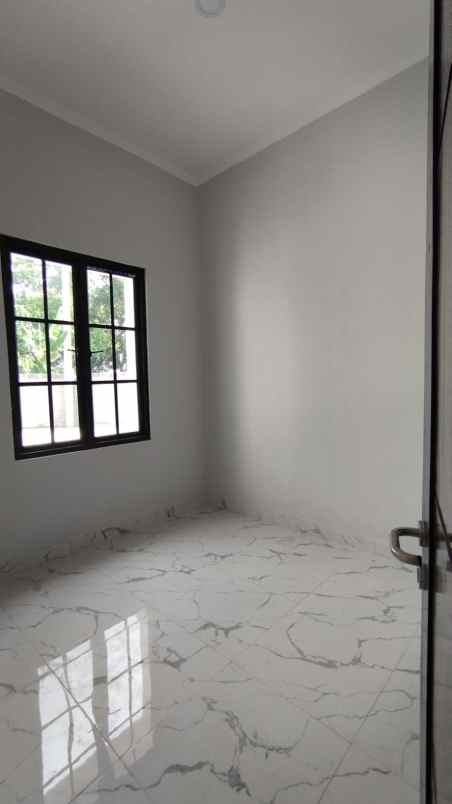 dijual rumah jl cilodong