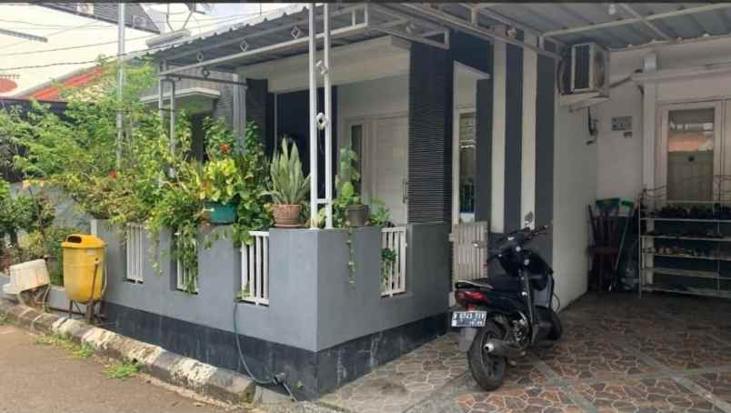 dijual rumah jl ciracas jakarta timur