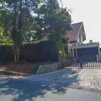 dijual rumah jl dago cigadung bandung