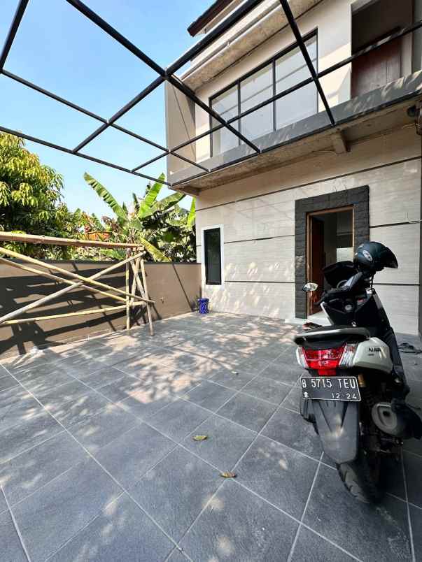 dijual rumah jl dr ratna jatibening