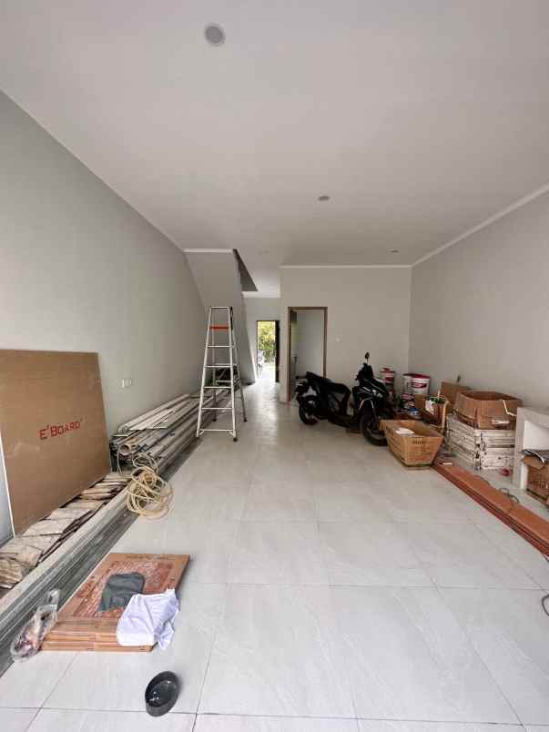 dijual rumah jl dr ratna jatibening