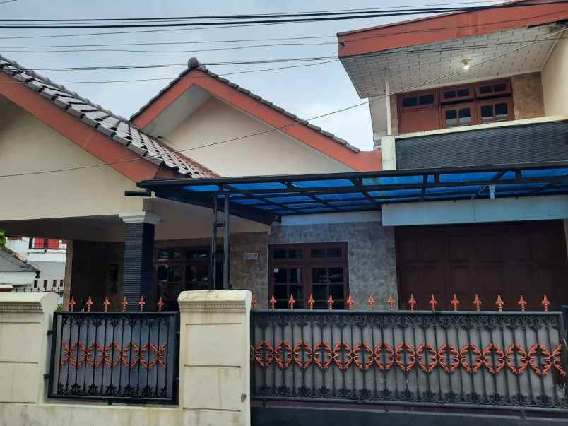 dijual rumah jl gamprit jatiwaringin