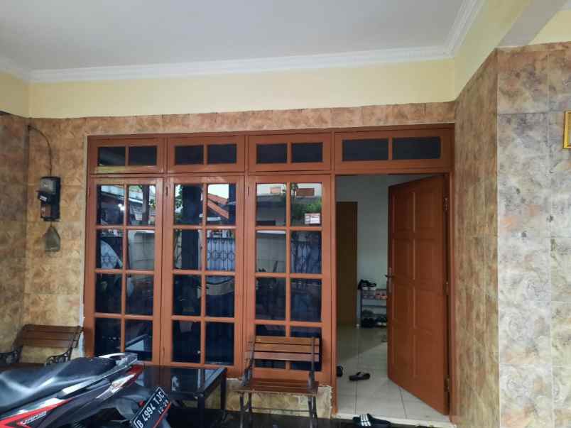 dijual rumah jl gamprit jatiwaringin