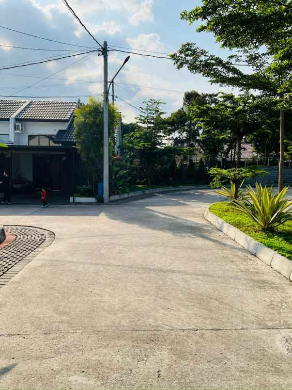 dijual rumah jl gn batu pasteur kota