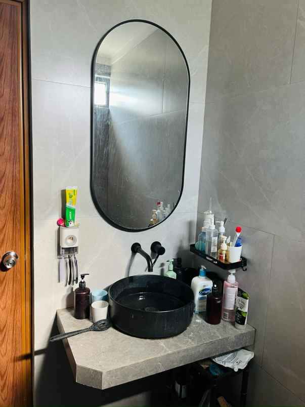 dijual rumah jl gn batu pasteur kota