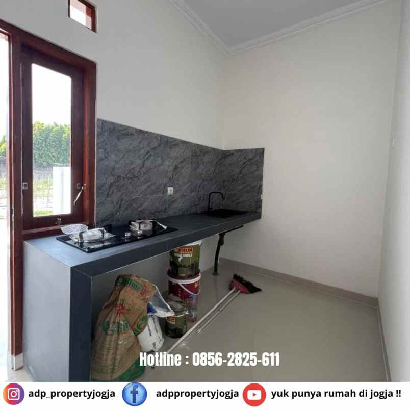 dijual rumah jl godean km 7 sidoarum