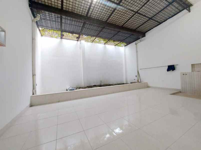 dijual rumah jl guru sinumba helvetia