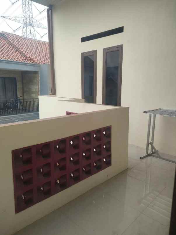 dijual rumah jl h saniin