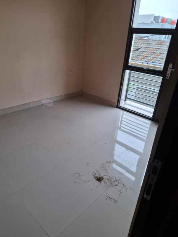 dijual rumah jl haji genang belakang