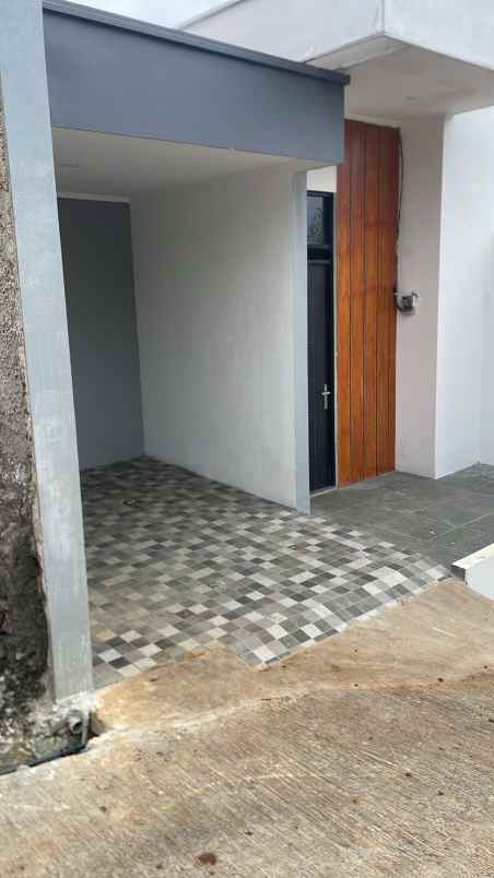 dijual rumah jl islamic center atas