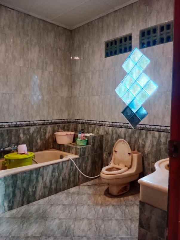 dijual rumah jl jati indah turangga