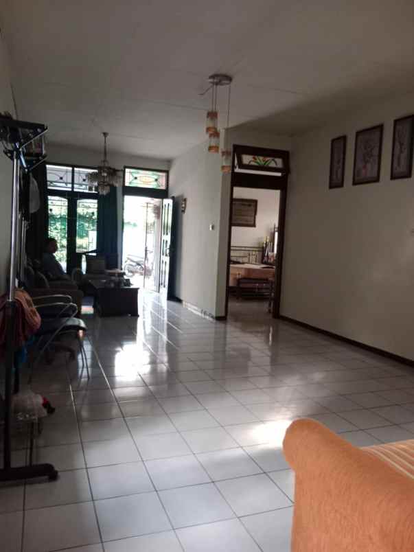 dijual rumah jl jati indah turangga