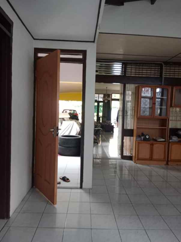 dijual rumah jl jati indah turangga