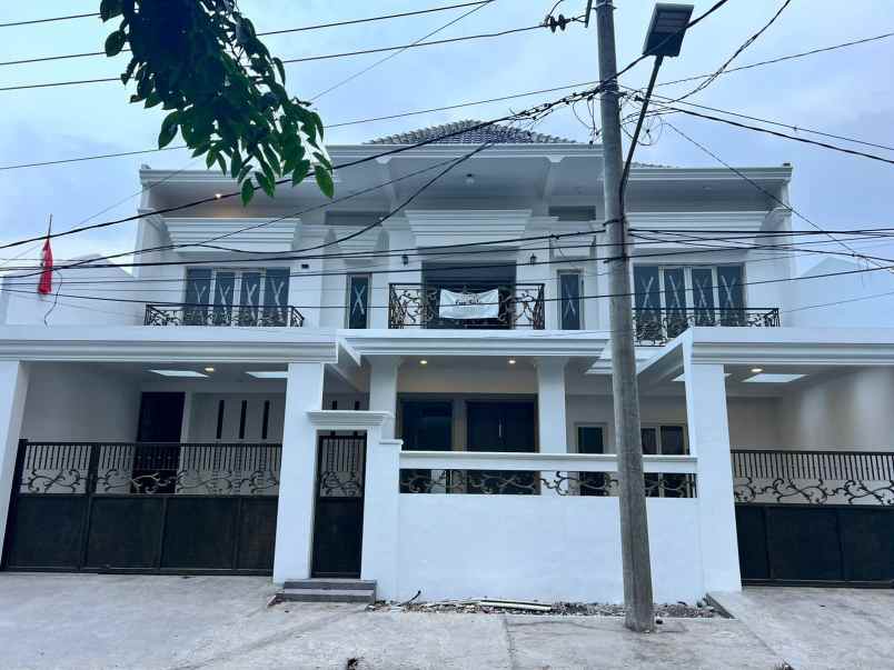 dijual rumah jl jemur andayani