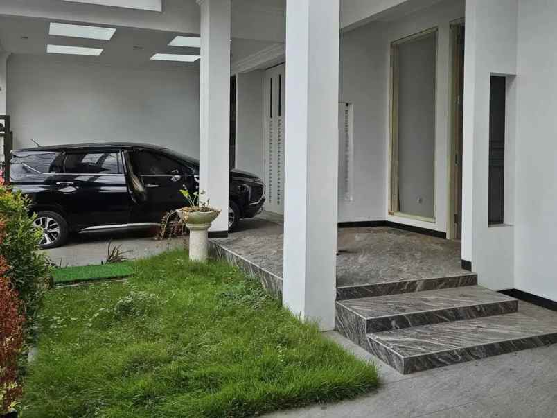 dijual rumah jl jemur andayani