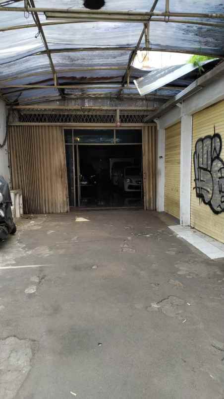 dijual rumah jl k s tubun raya no 11a