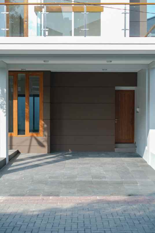 dijual rumah jl kabupaten duwet