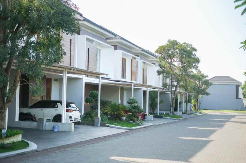 dijual rumah jl kabupaten duwet