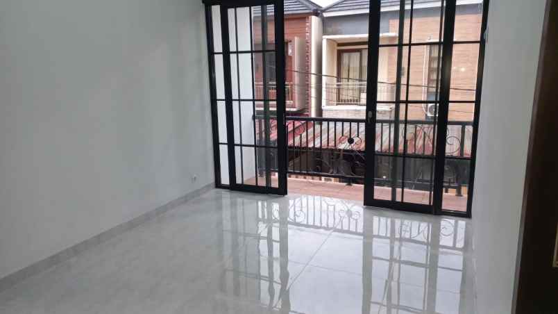 dijual rumah jl kalimulya cilodong