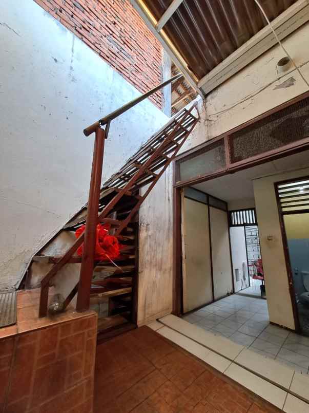 dijual rumah jl kayumanis 1 baru no 9