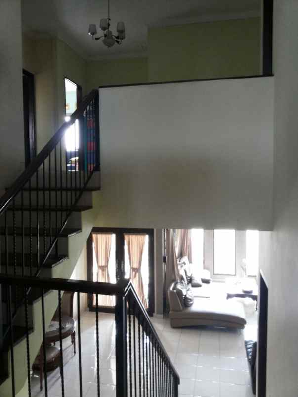 dijual rumah jl kolonel masturi